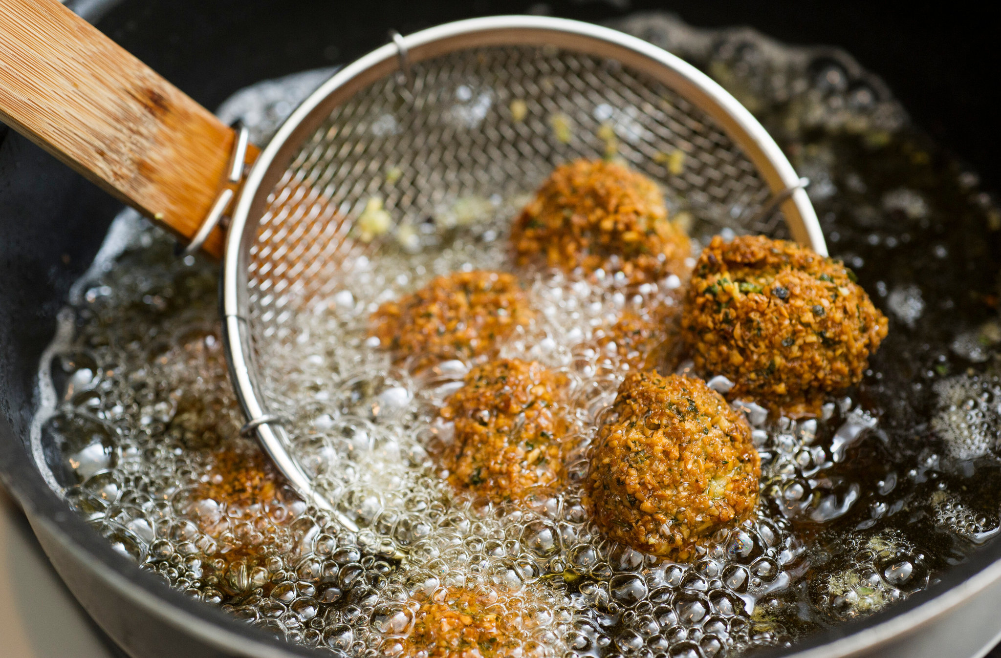 42% of UAE Residents Increase Fried Food Consumption During Ramadan